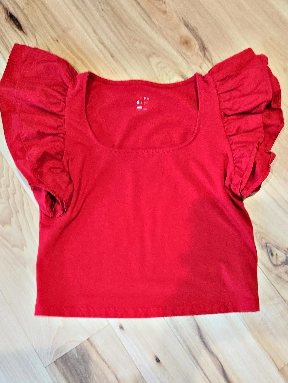 new day Ruffled Sleeve Top in Red Small Like New